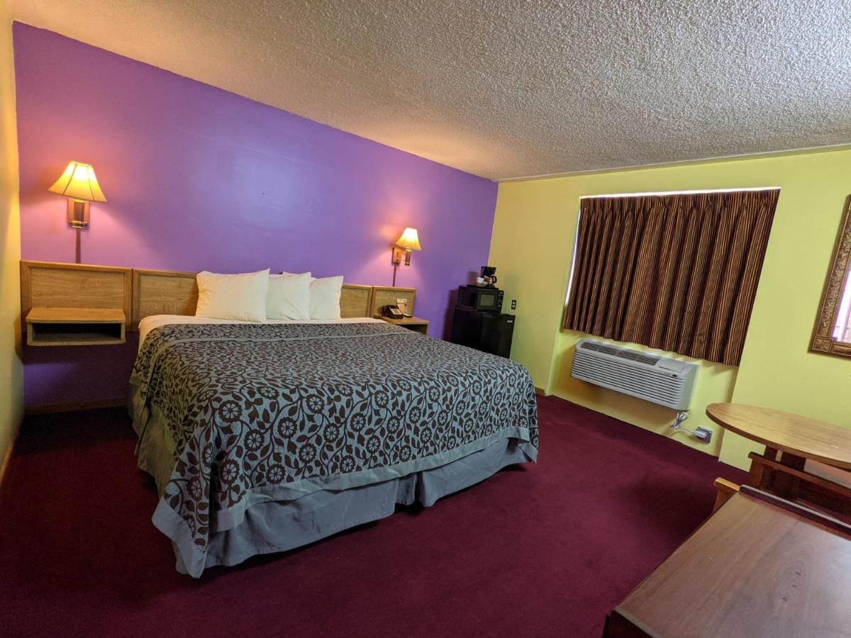 Great Plains Budget Inn — photo 1