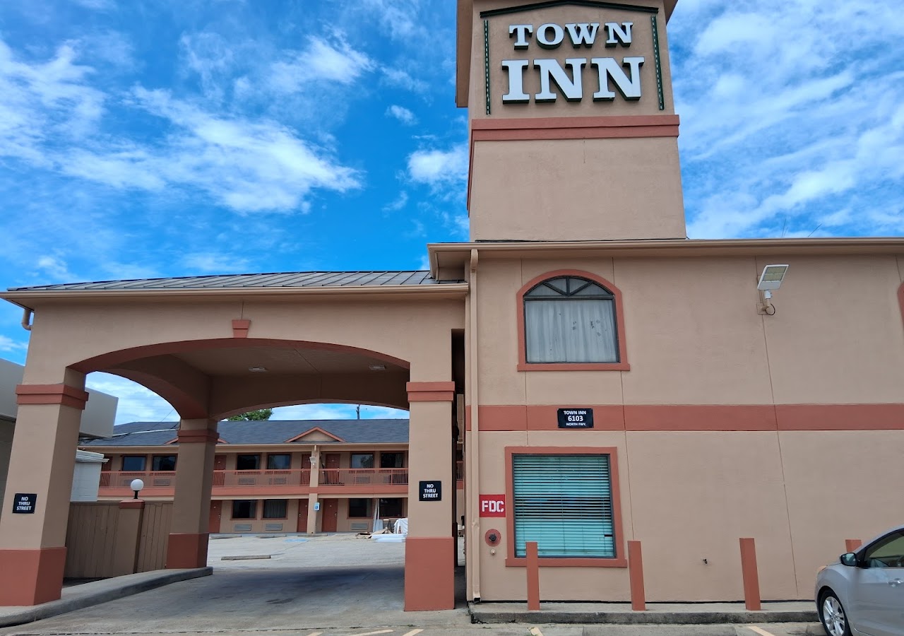 Town Inn — photo 1