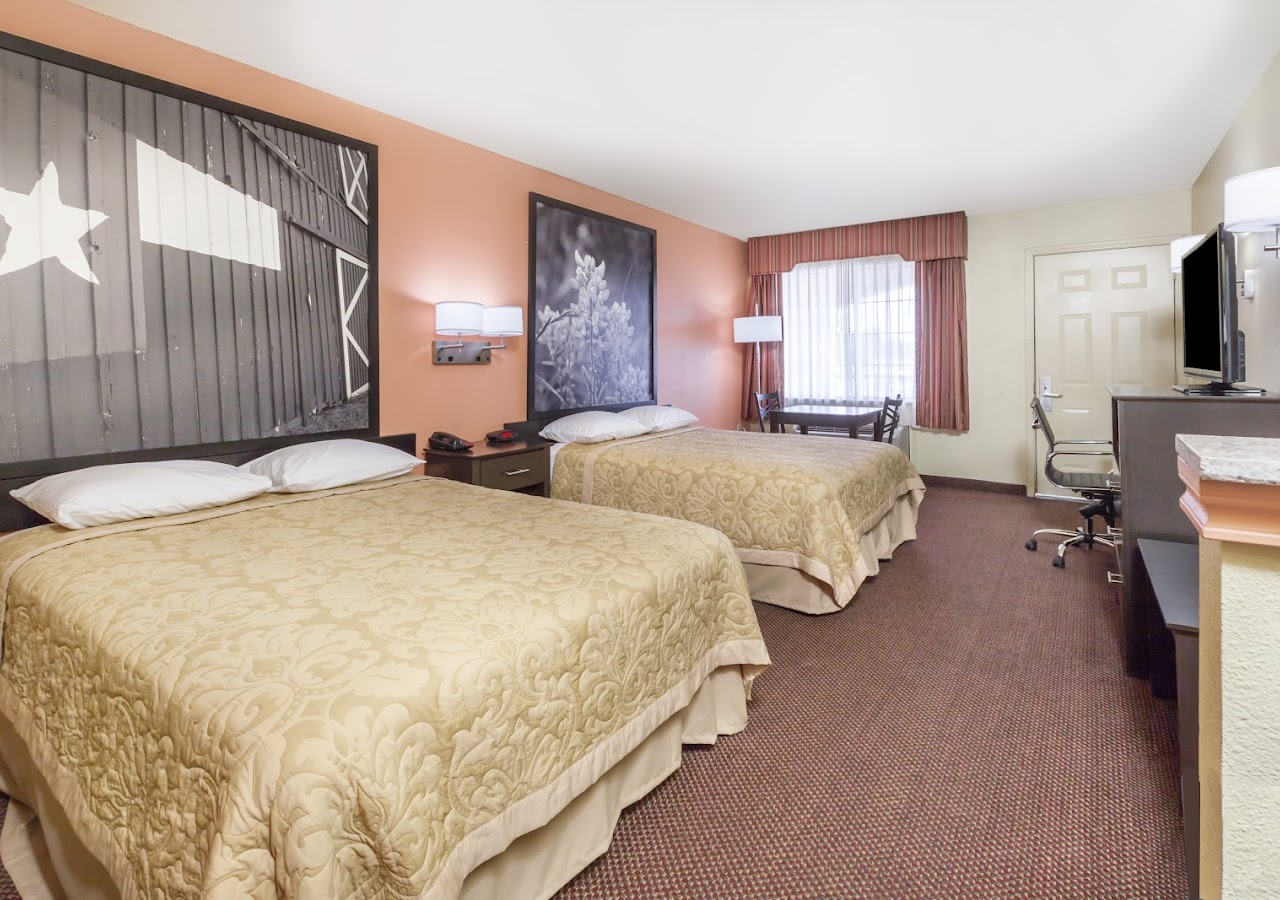 Premier Inn Palestine — photo 1