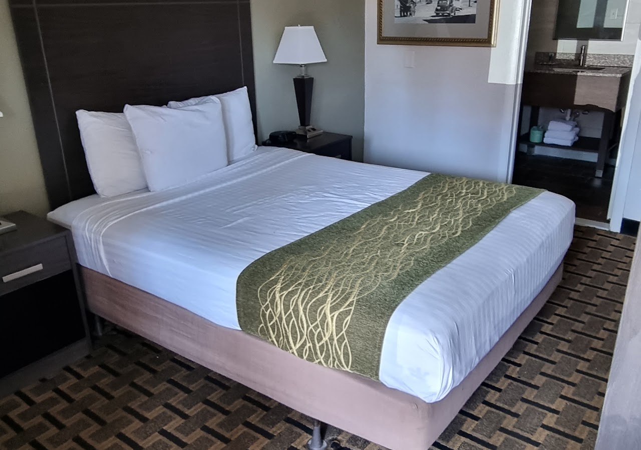 Rivertown Inn & Suites — photo 2