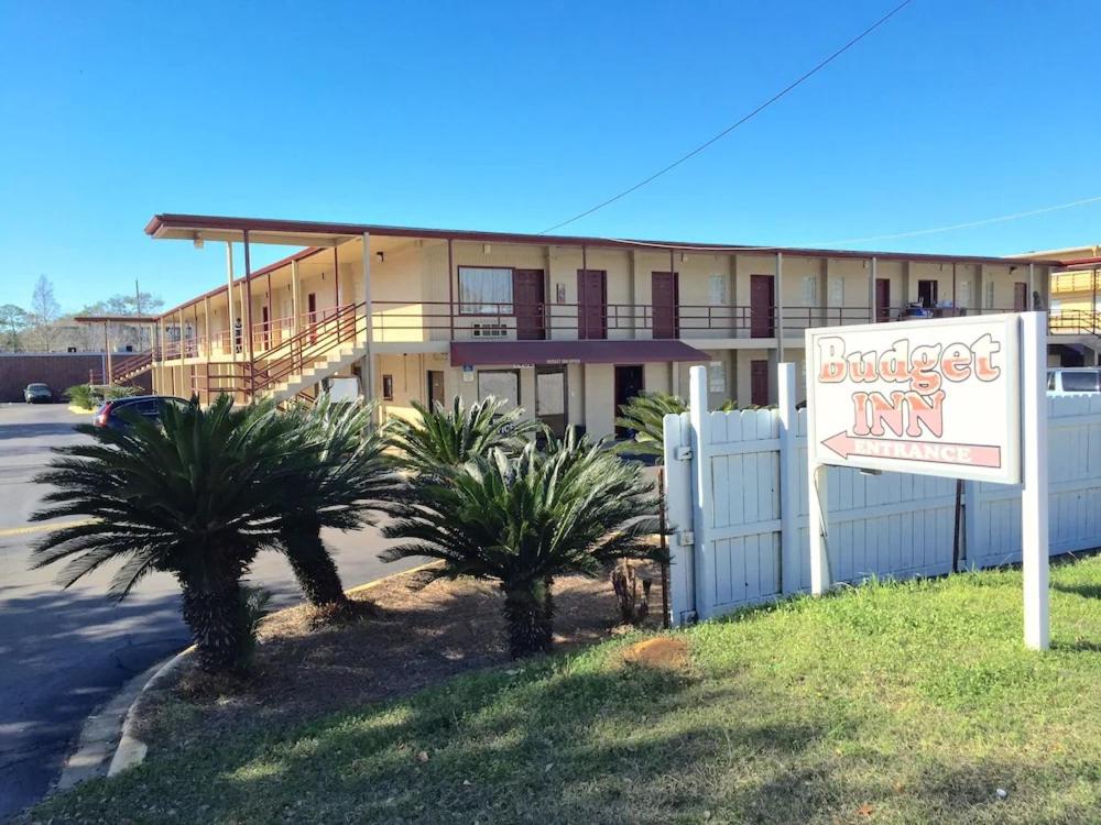 Budget Inn — photo 1