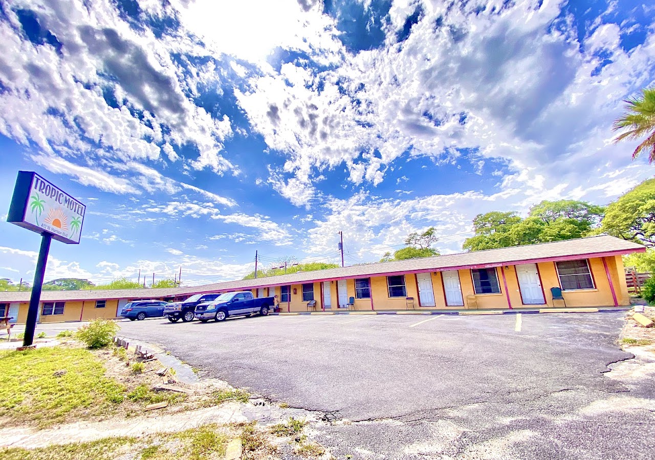 Tropic Motel — photo 1