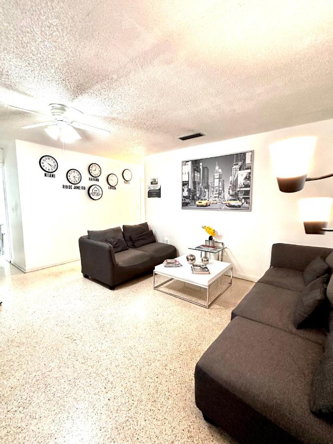 Miami House — photo 1