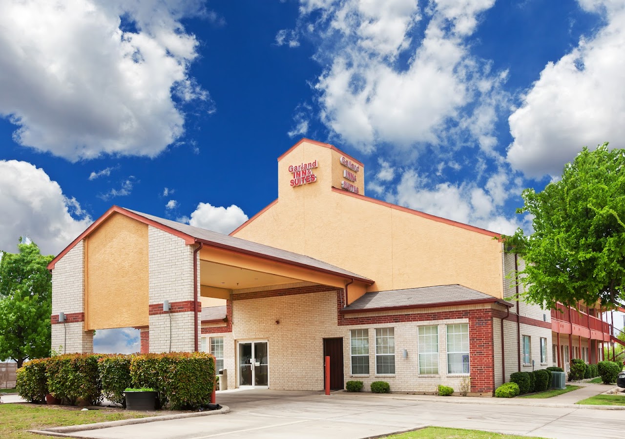 Garland Inn & Suites — photo 1