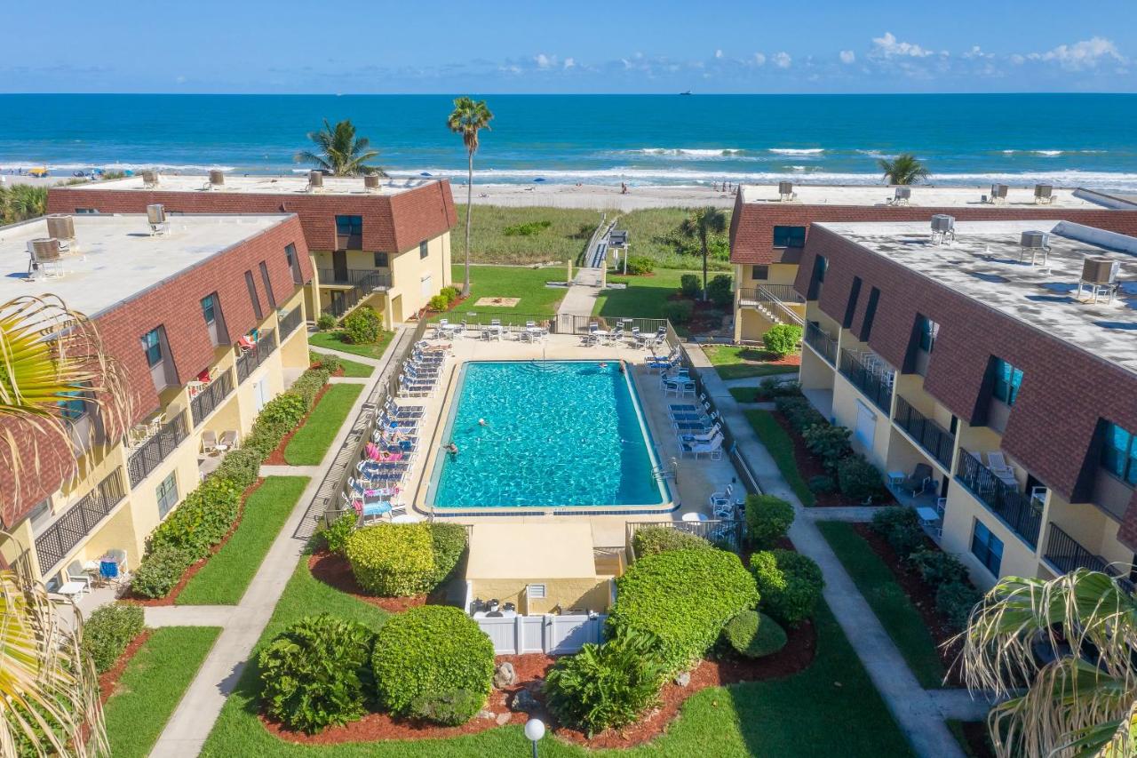 Cocoa Beach Club — photo 1