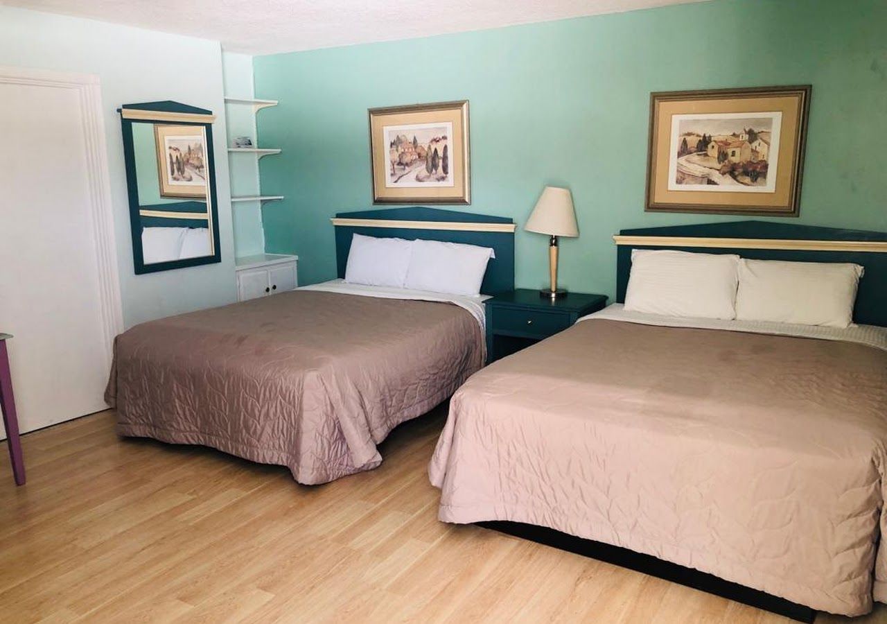 Sandpiper Inn & Spa — photo 1