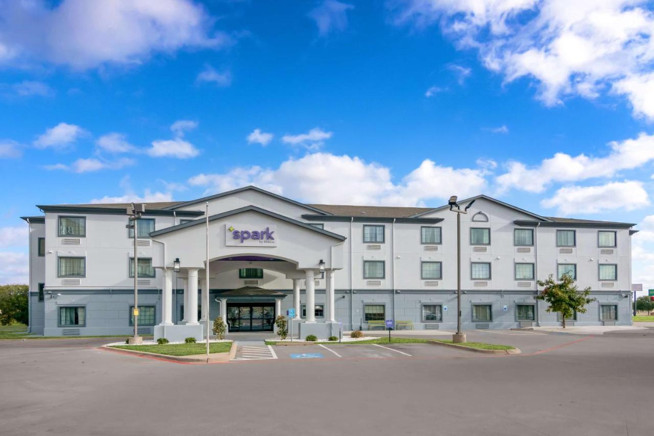 Spark by Hilton Wichita Falls — photo 1