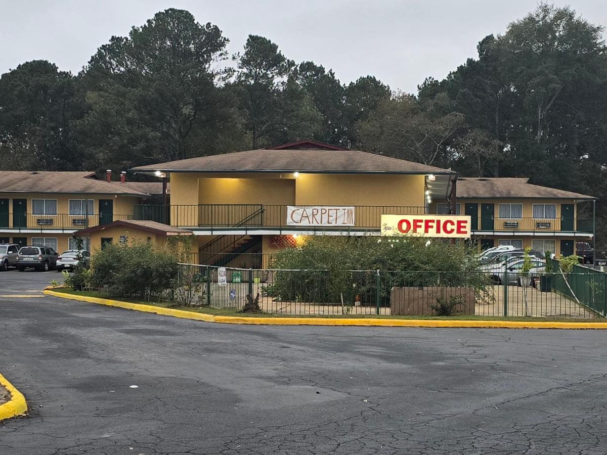 Red Carpet Inn — photo 1