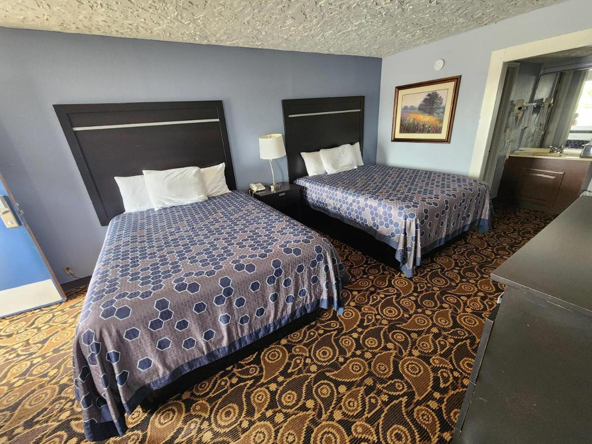 Rodeway Inn — photo 1