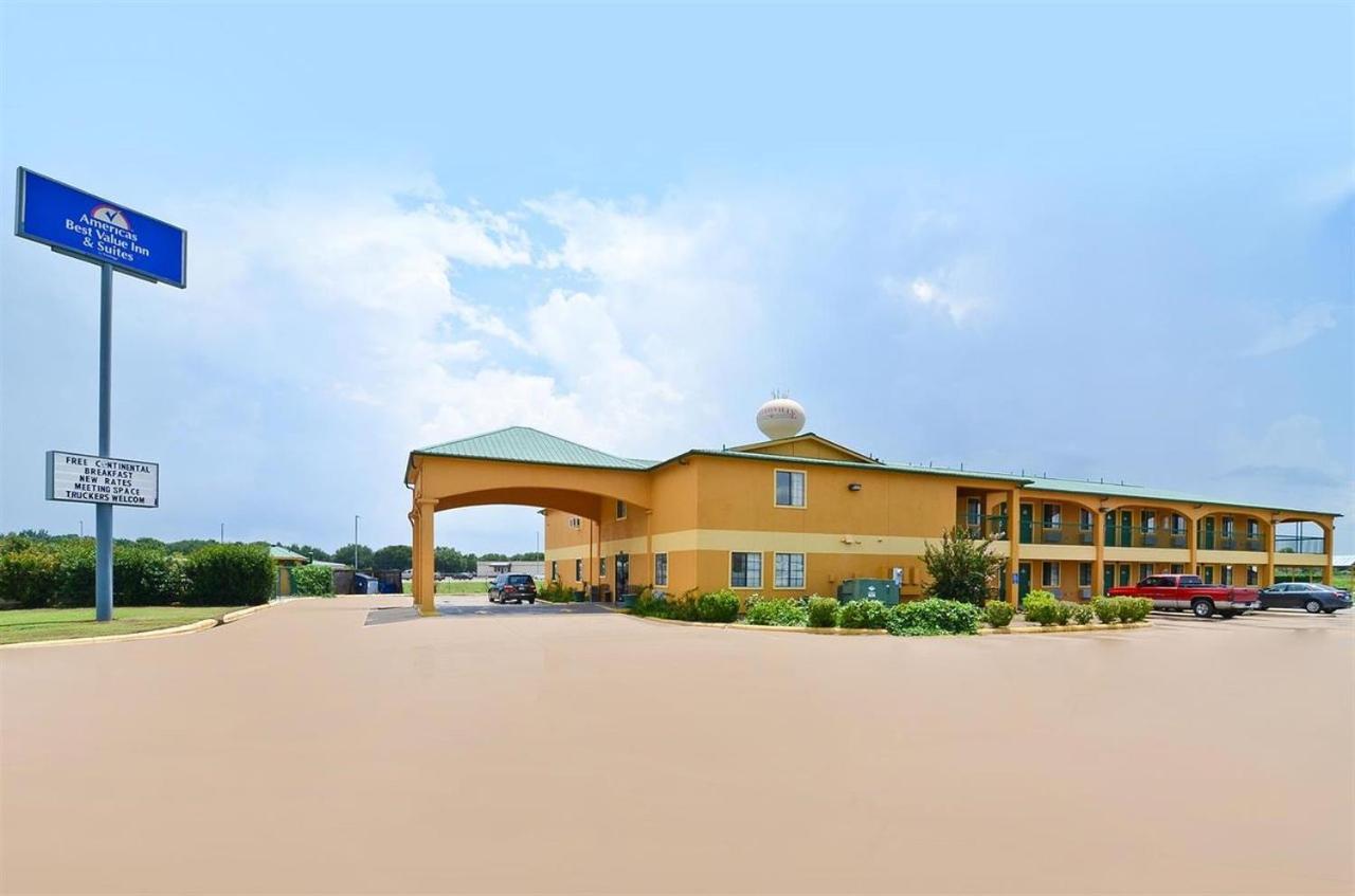 Pine Point Inn & Suites — photo 1