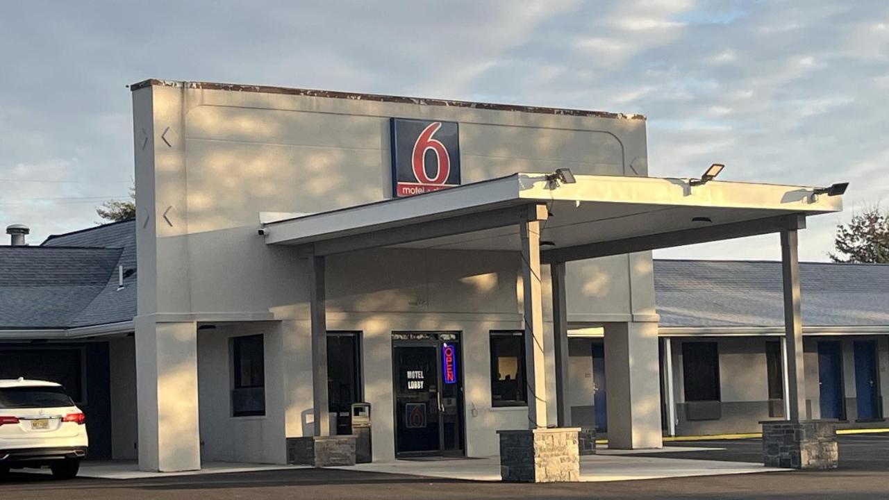 Colonade Motel — photo 1