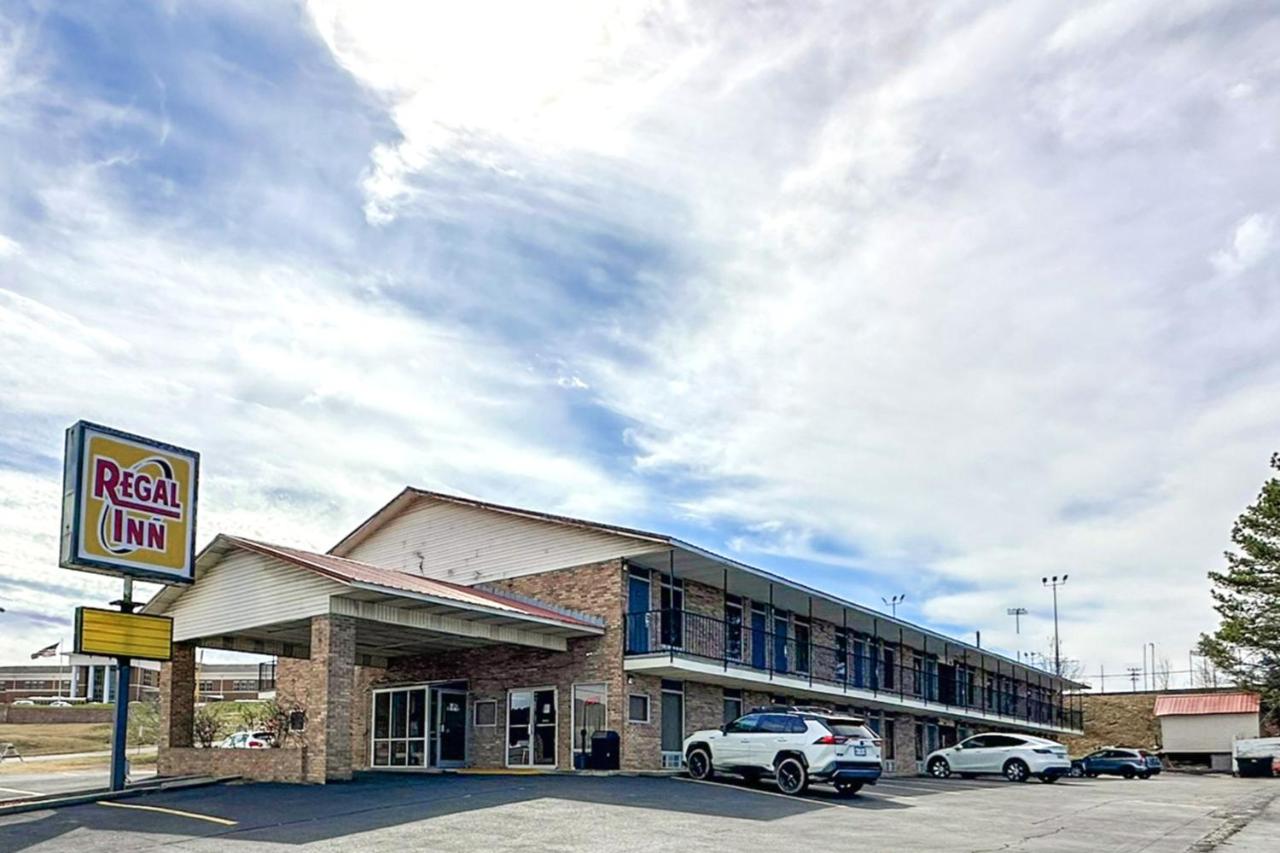 Regal Inn — photo 1