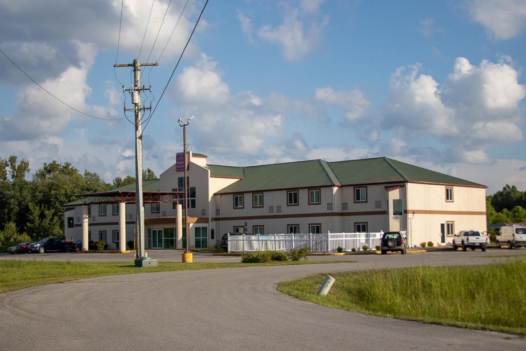 Morgantown Inn and Suites — photo 1