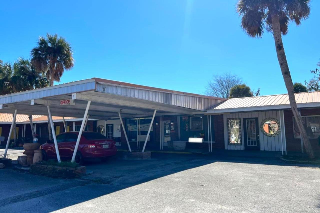 Cross City Motel by Hotel O US 19 — photo 1