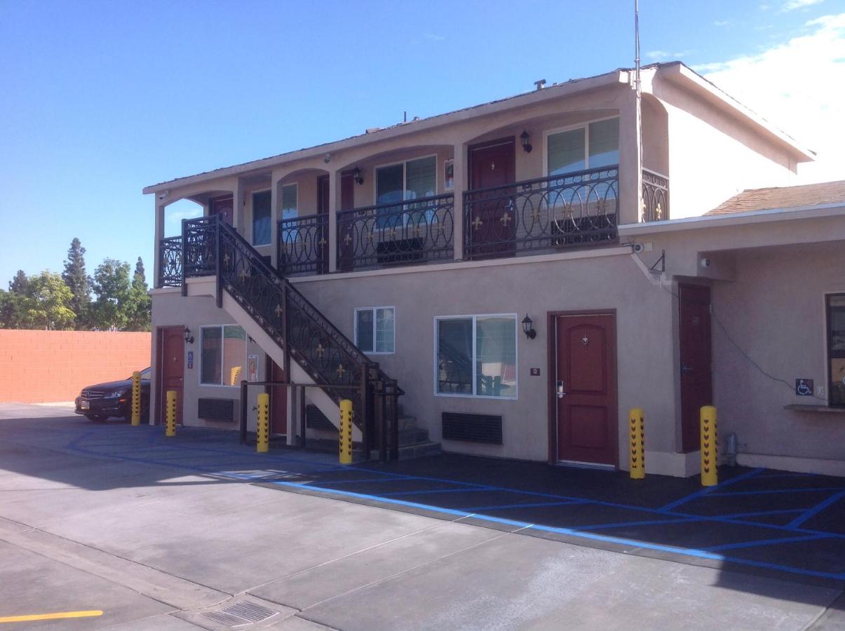 Sun Light Motel — photo 1
