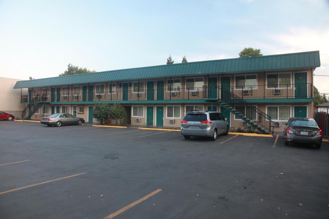 Executive Motel — photo 1