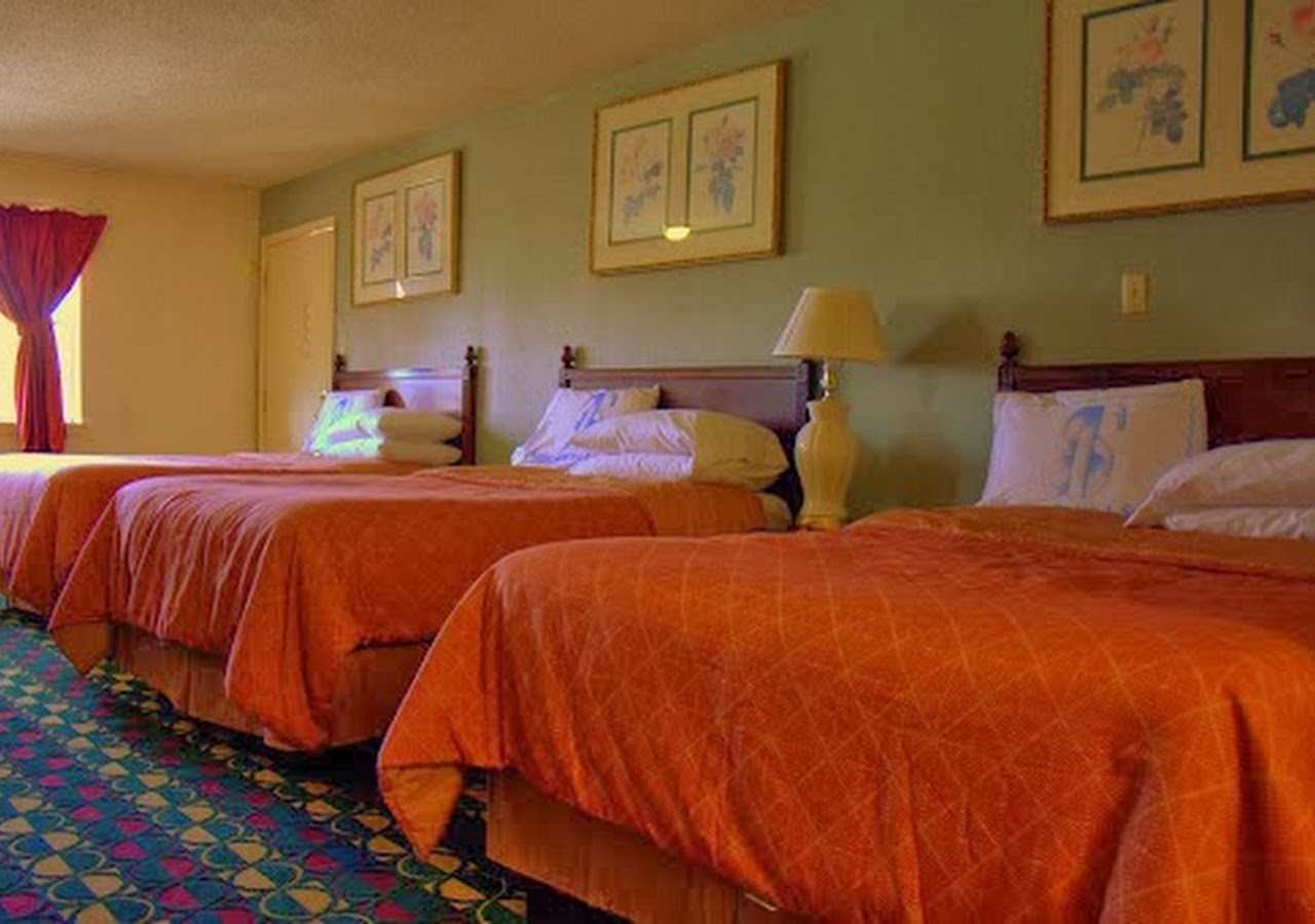 Somerville Inn and Suites — photo 2
