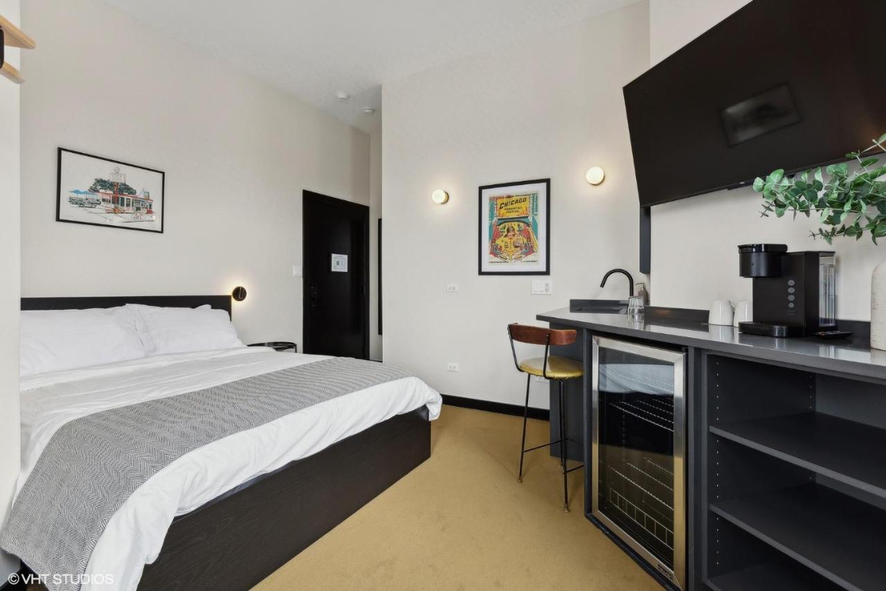 Logan Square SRO Hotel — photo 1