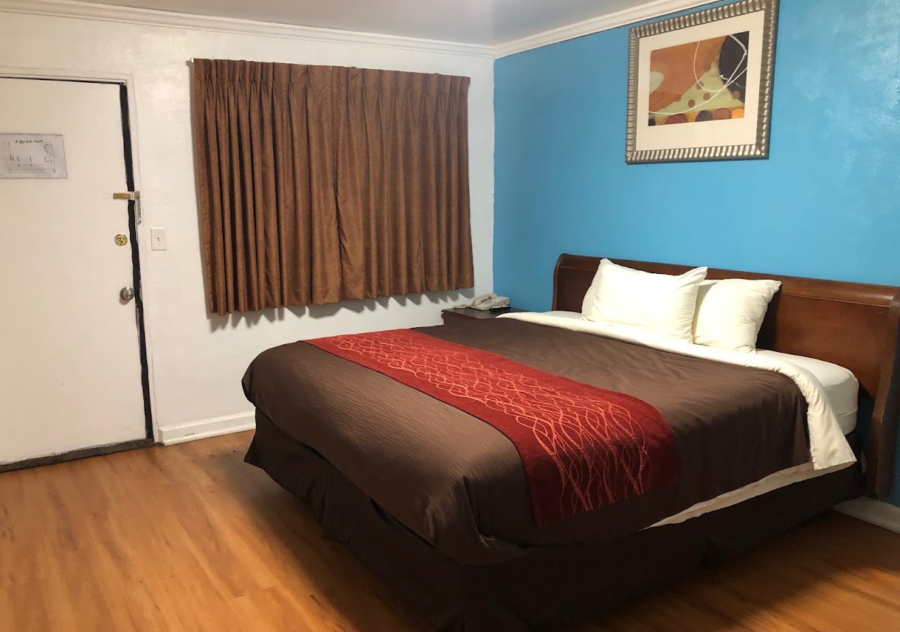 Collier's Motel — photo 1