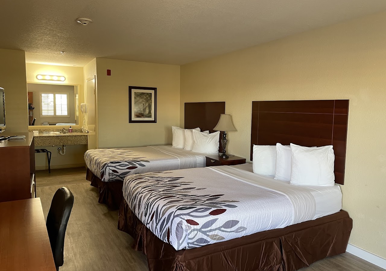 Kenedy Inn & Suites — photo 2