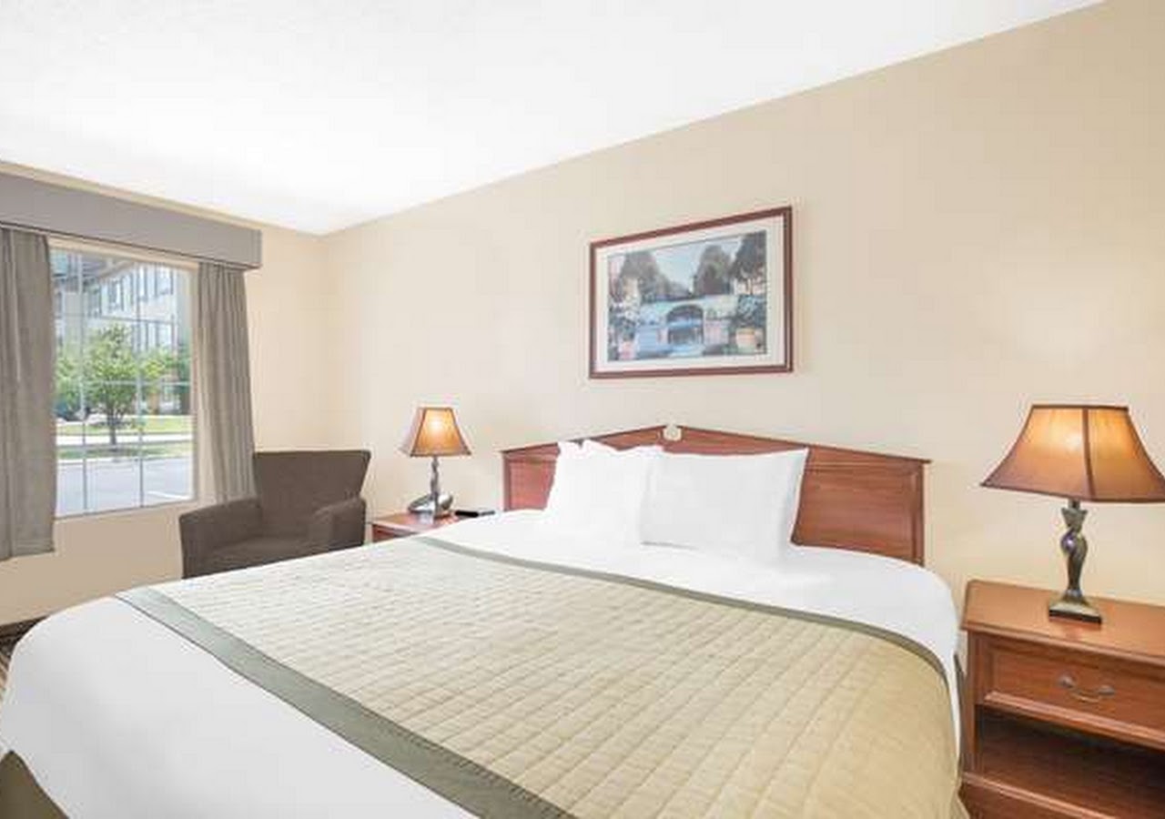 BONITA LAKES INN MERIDIAN — photo 2