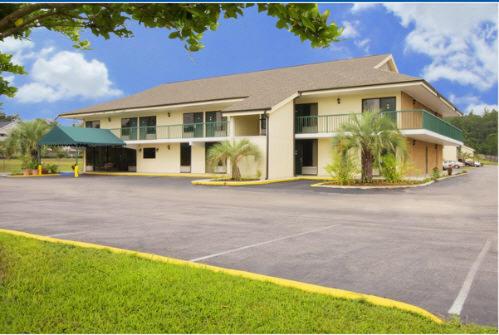 Super Inn — photo 1