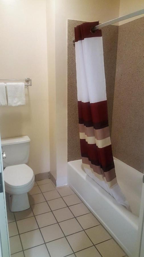 Red Roof Inn & Suites Houston — photo 1