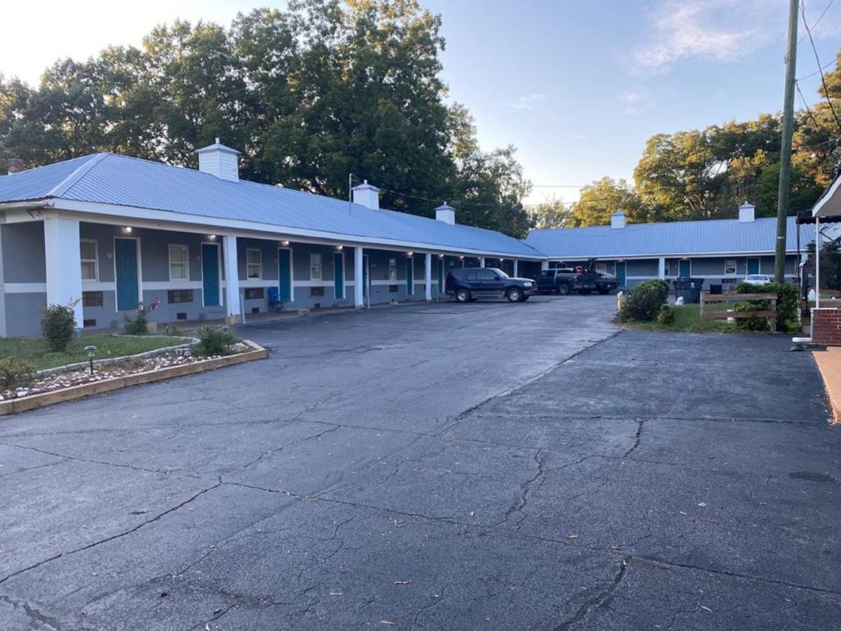 Budget Inn Express — photo 1