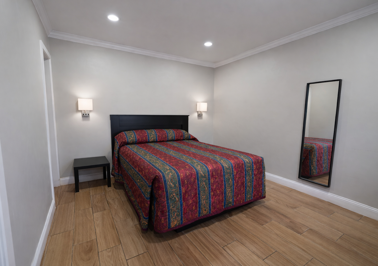 The Carlton Hotel — photo 2