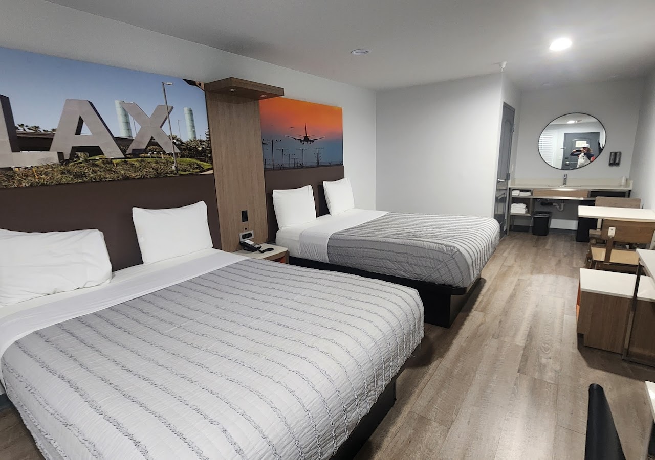 Pico Rivera Inn & Suites — photo 1