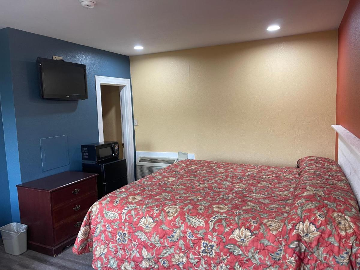 Kenwood Court Motel — photo 1