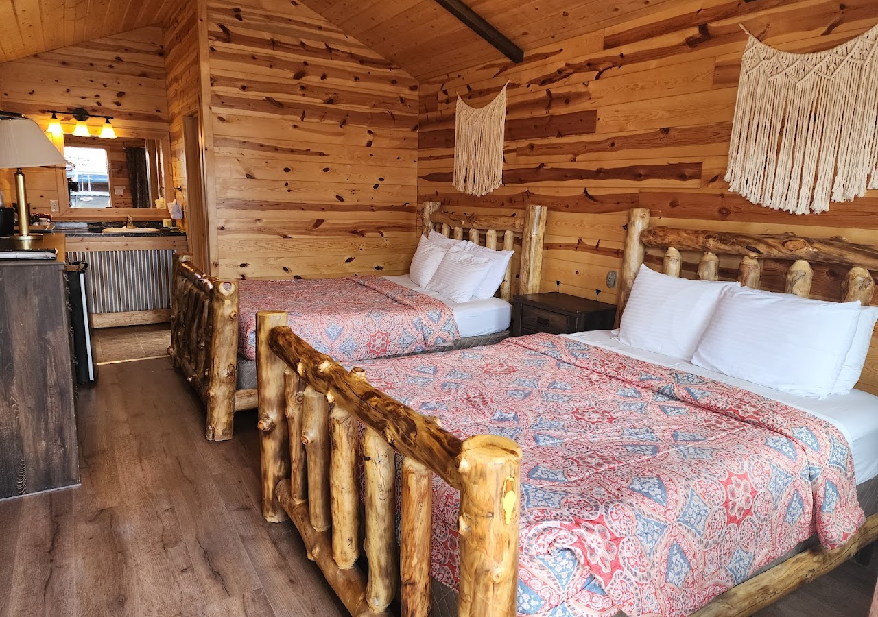 Bryce Valley Lodging — photo 1