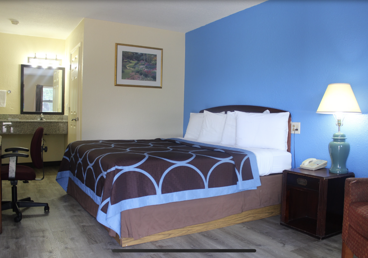 Westwoods Motel — photo 1