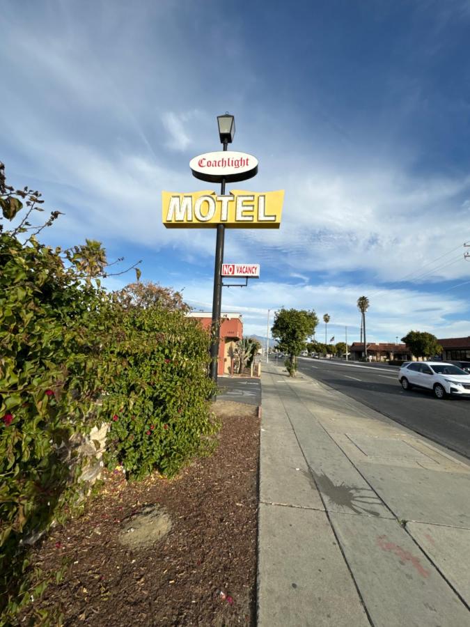 Coach Light Motel — photo 1