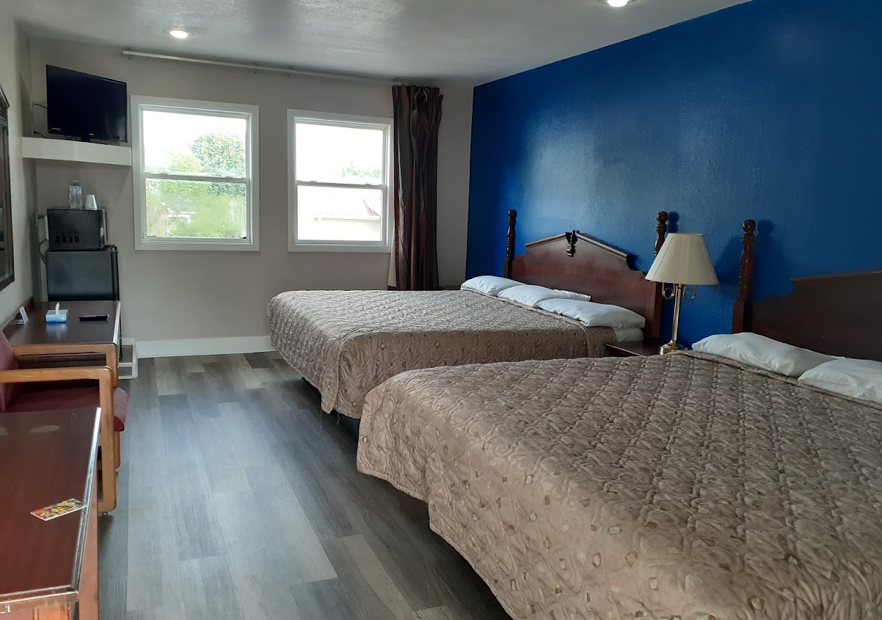 SCENIC RIVER INN MOTEL — photo 2