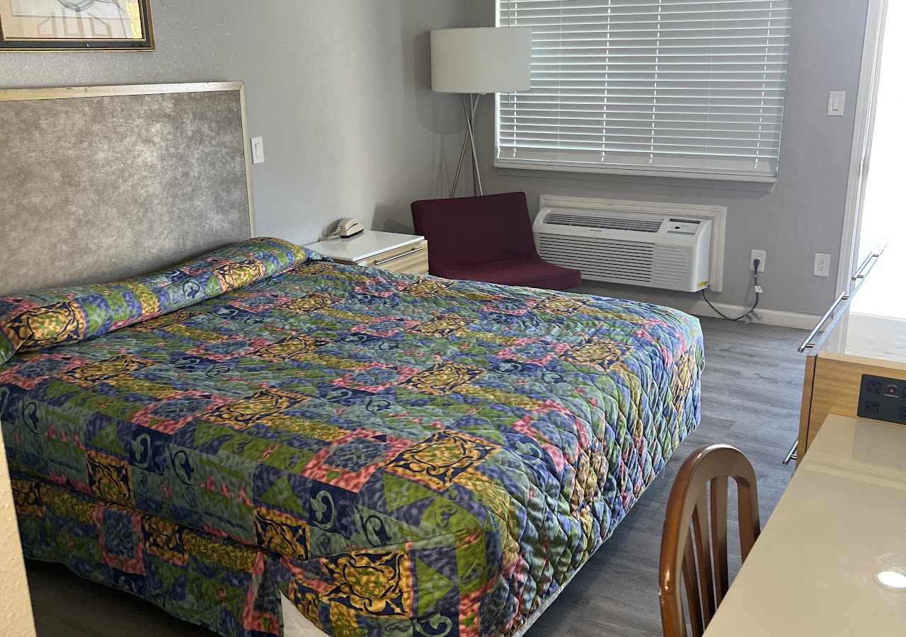 Pacific Express Inn — photo 1