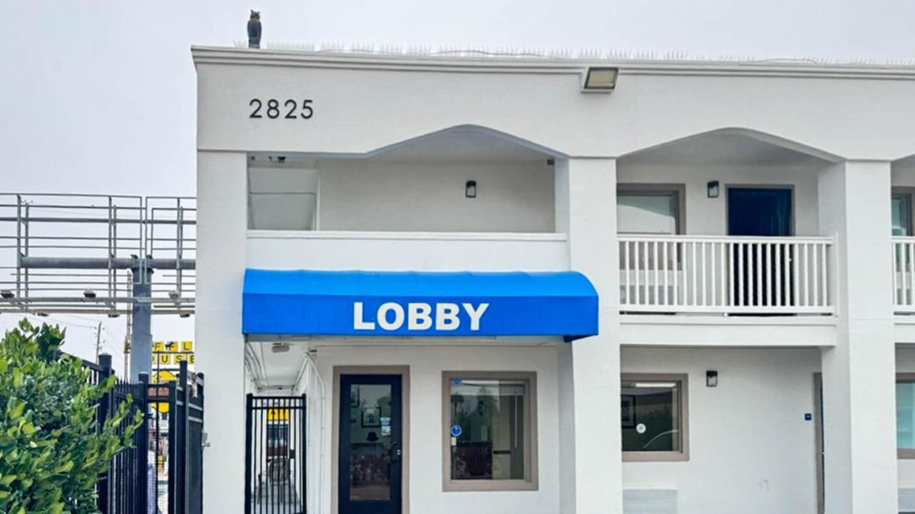 Motel 6 Classic Galveston — photo 1