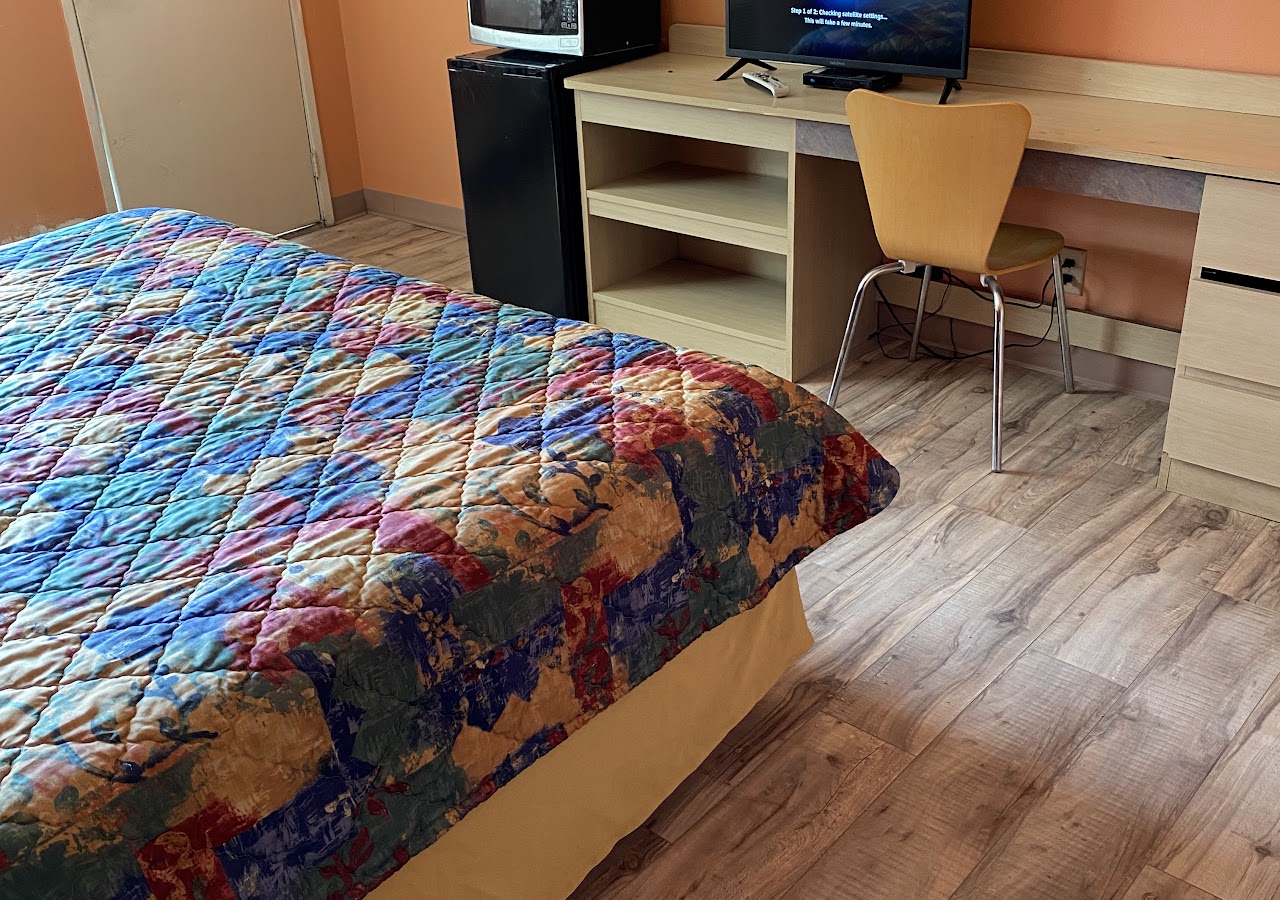 University Lodge — photo 2