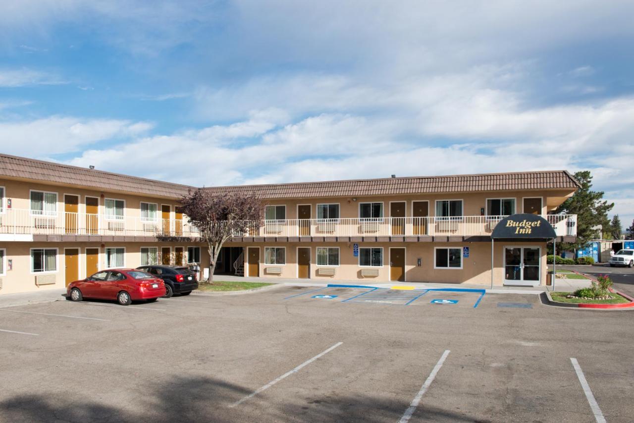 Budget Inn — photo 1