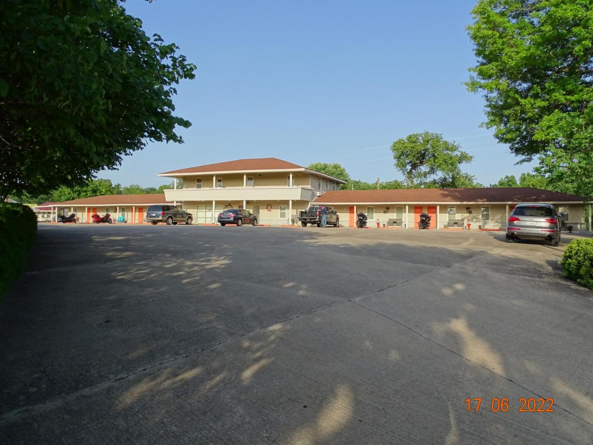 Best Budget Inn — photo 1
