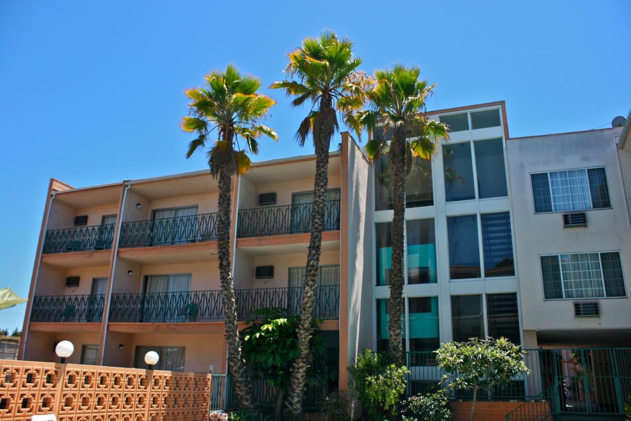 Royal Century Hotel — photo 1