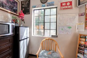 Hollywood La Brea Inn — photo 1