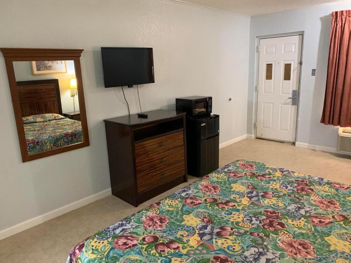 Executive Inn — photo 1