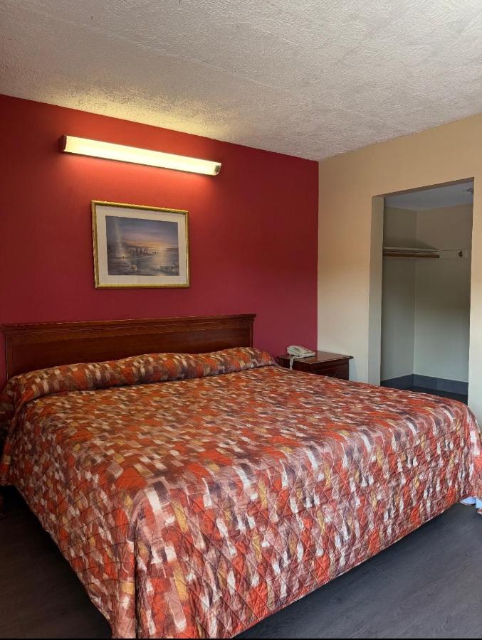 Linden Motor Inn — photo 1