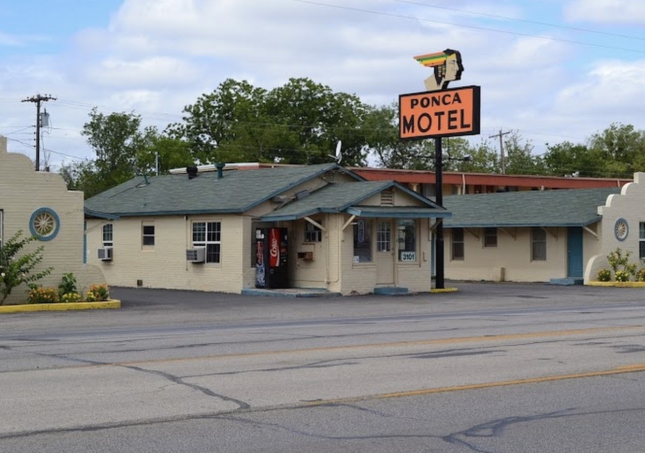 Ponca Motel — photo 1