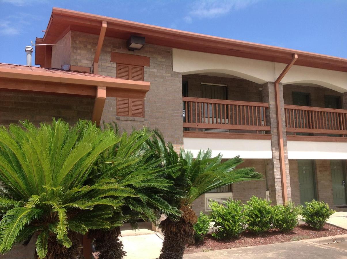 Countryside Inn — photo 1