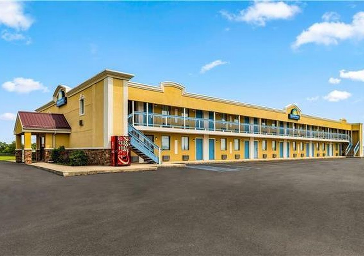 FORT INN — photo 1