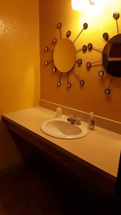 Earth Inn Motel — photo 1