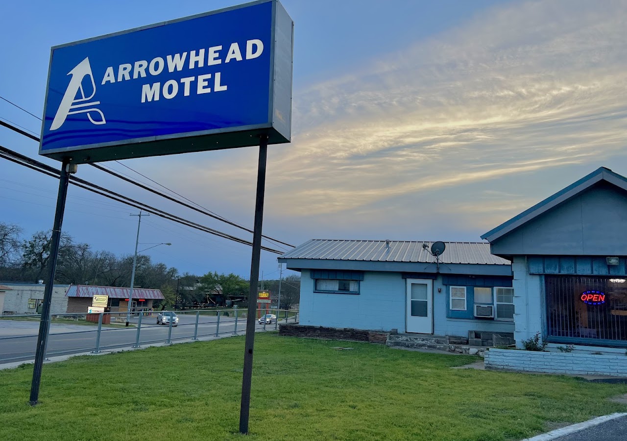Arrowhead Motel — photo 1