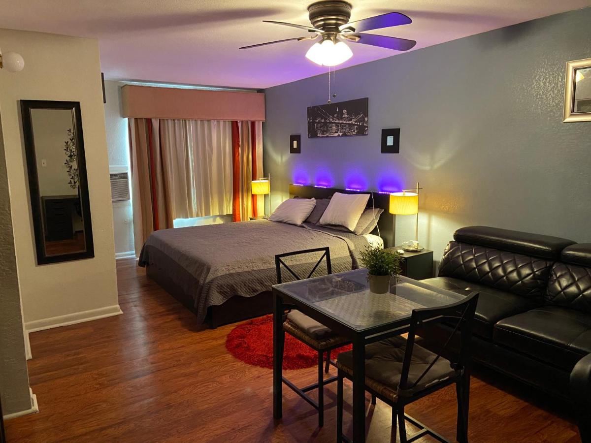 Delux Inn — photo 1